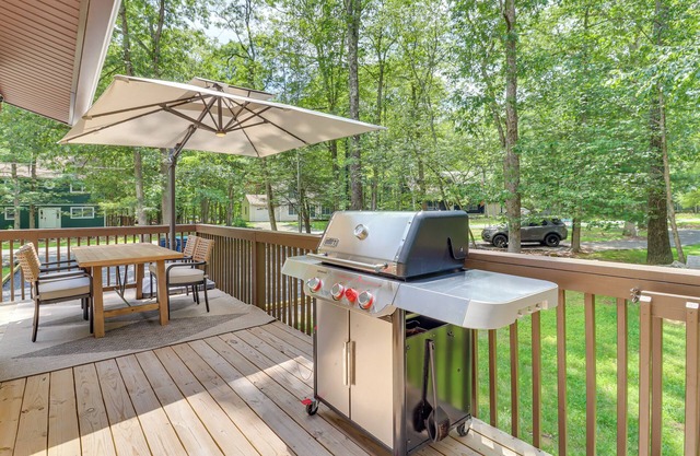 Pool + Lake Access, Yard: Poconos Family Getaway