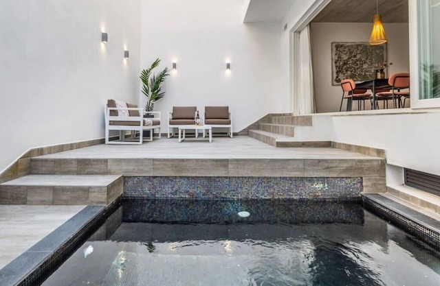 Pool Luxury in Pembroke, St. Julian's