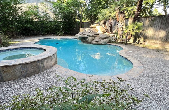 Pool Paradise, Covered Patio & Game Room!