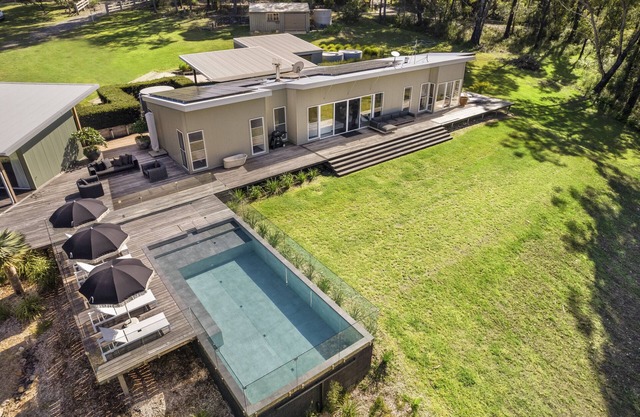 Pool, Sauna, Cold Plunge, Gym on 5 acres. Minutes to national park and Beaches