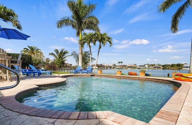 Pool, Spa, Kayaks, Bikes, Fishing gear & More