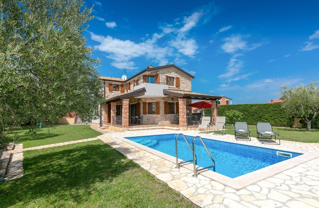 Pool. Sun loungers, 1300m2 garden plot, quiet location, table tennis
