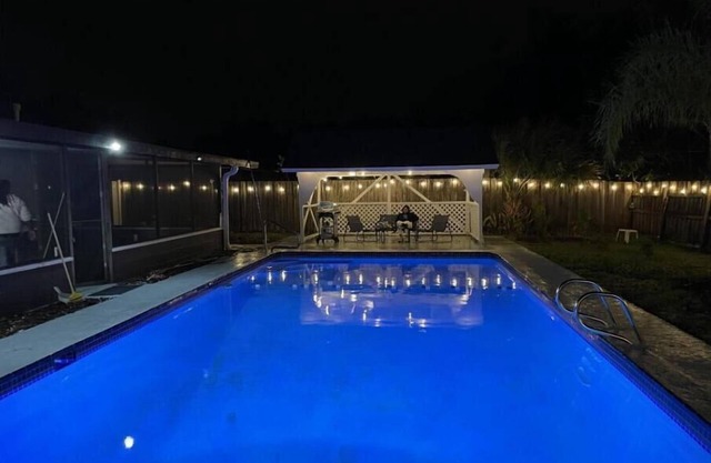 POOL VIBE OASIS