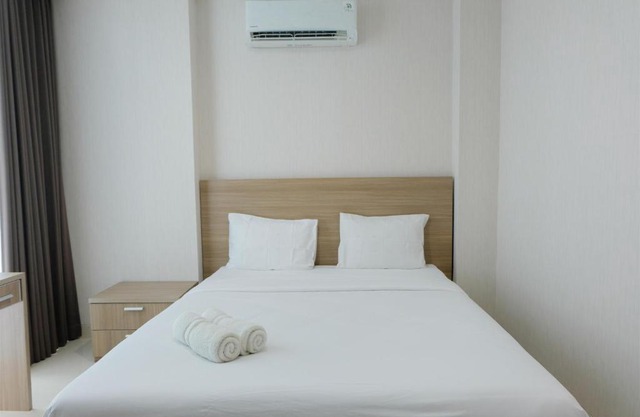 Pool View Brooklyn Alam Sutera Studio Apartment near IKEA By Travelio