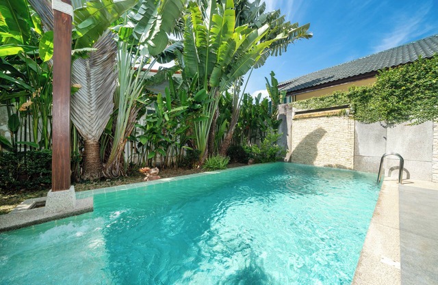 Pool villa in rawai