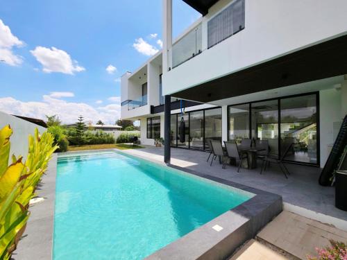 Pool villa near Ruamchok Boxing private pool etc