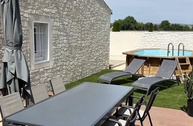 Pool villa near the Luberon