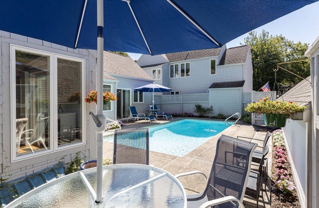Pool Villas- 2 bedroom, 2 bath, sleeps 4, heated pool, gas fireplace & grill