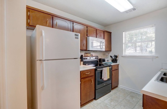 ⭐️Pooler Travelers Retreat II - Entire House -🏠