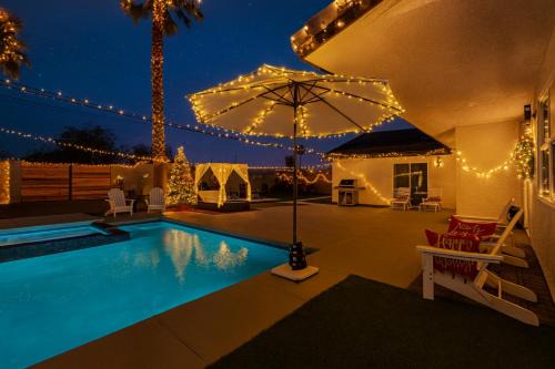 Poolside Cabana Retreat - Spa-Casita-GlowPits-MiniGolf-BBQ