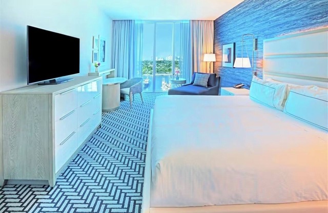 Poolside Paradise with Stunning Marina Views, Near Las Olas Beach & Shops
