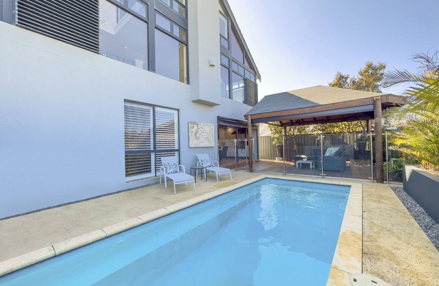 Poolside Paradise 3 km to Scarborough Beach