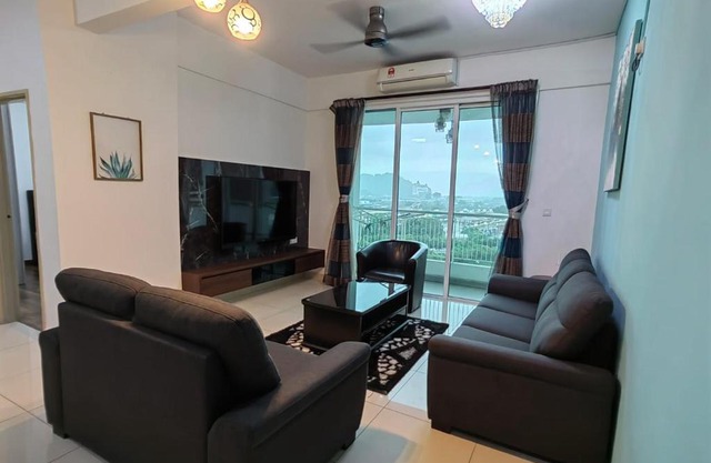 Poolview 2 @ D Fastivo Residential