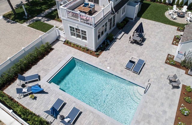 Popponesset, Exclusive, 3-Bdrm, 4-Bths, heated pool, hot tub, firepit, and A/C