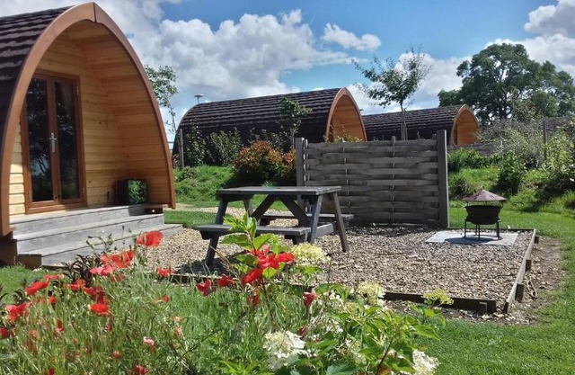 Poppy Glamping Pod