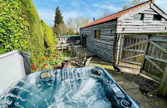 Poppy Lodge - One Bedroom House, Sleeps 2