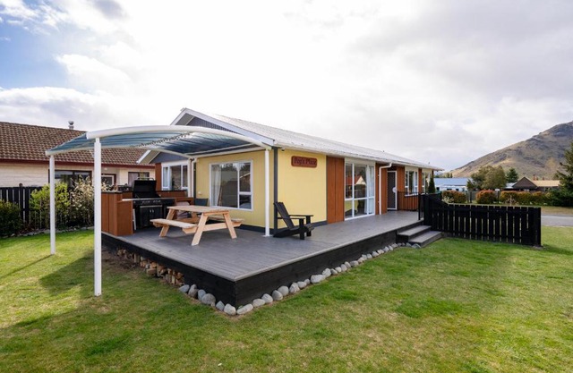 Pops Place - Omarama Holiday Home