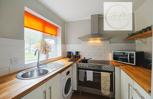 Popular Contractor 2-Bed House in Lincoln