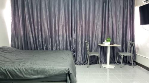 Popular Muang Thong Condo, Building T9, Floor 8, Room 20