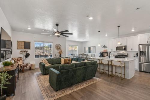 Popular Poolside Retreat townhouse
