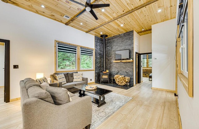 Porch and 1-Acre Yard White Mountains Hideaway