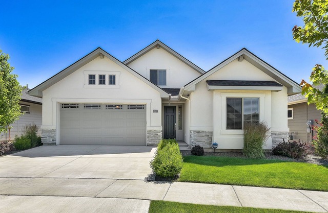 Port Blue! Nampa home near Red Hawk golf course