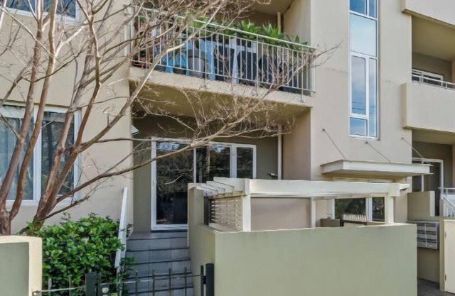Port Melb. Penthouse Resort. 2BR. 2Pools/Spa/Gym