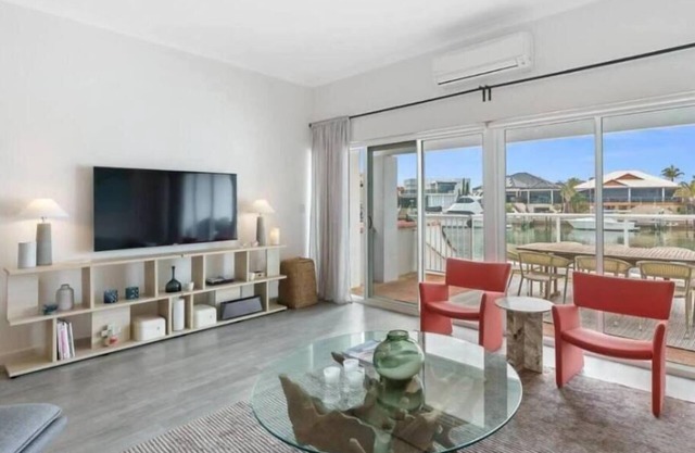 Port Sails Escape -Water front Townhouse