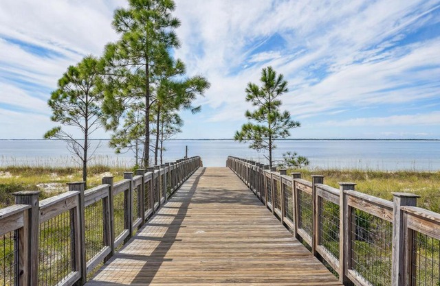 Port St Joe Escape with Golf Cart and Pool Access