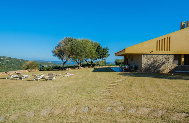 [Portisco-Costa Smeralda]Villa Garden and View