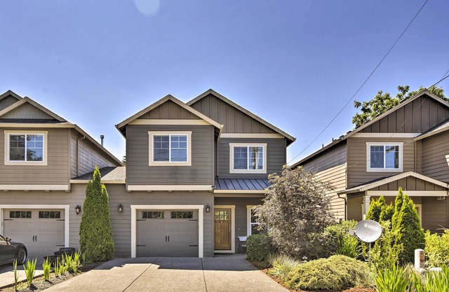 Portland Home w/Private Hot Tub: 9 Mi to Downtown