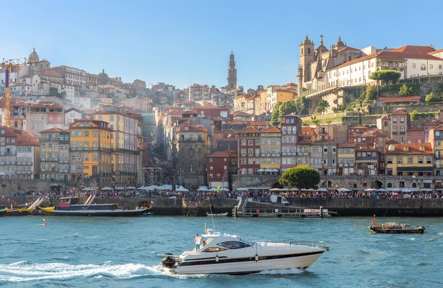 Porto City Holidays by Douro River