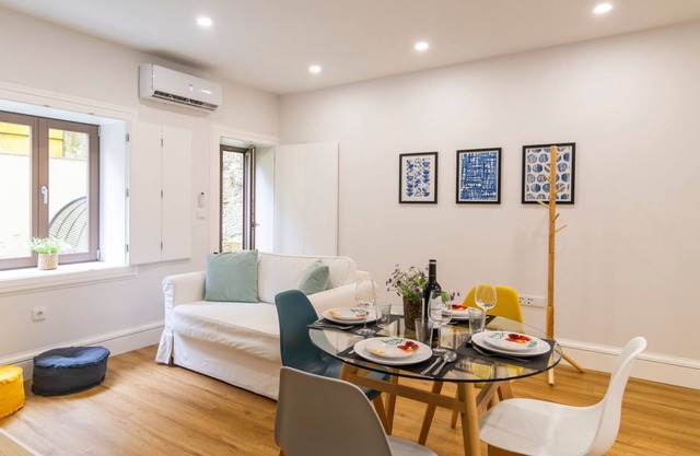 Porto River Flat w/Patio by LovelyStay