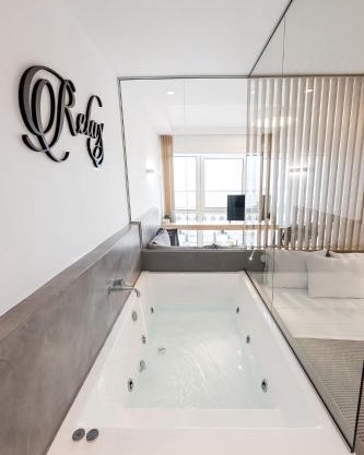 Porto Sea View Apartments - Luxury Junior Suites