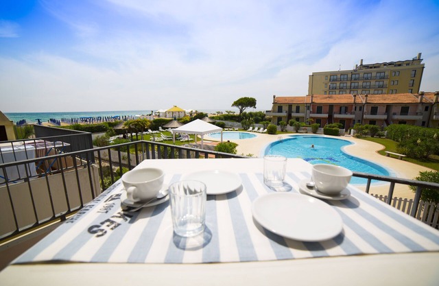 Porto Sole holiday village with pool Cavallino Ferienanlage Holiday Portosole