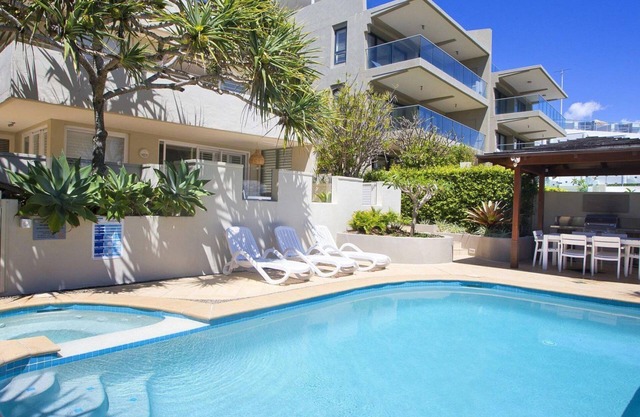 Portofino 4 - Beachfront apartment at the Pristine sands of Noosa Main beach