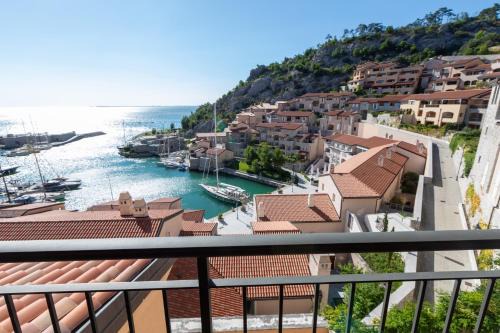 Portopiccolo Avolare Apartments in Borgo - beach included