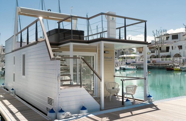 Portoverde Luxury Houseboat