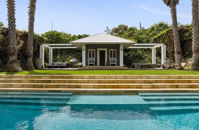 Portsea Resort Pool and Court