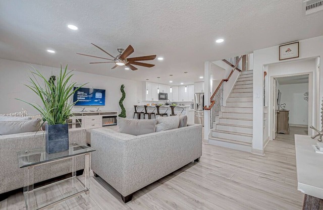 Posh Houston/IAH Escape: Parking|7 Beds|Sleeps 14|