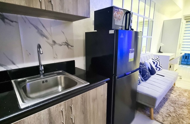Posh Staycation within Capital City. Affordable and accessible to transportation