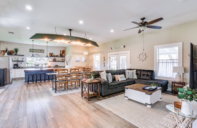 Pottsboro Home w/Patio & Grill ~ 1 Mi to Lake!