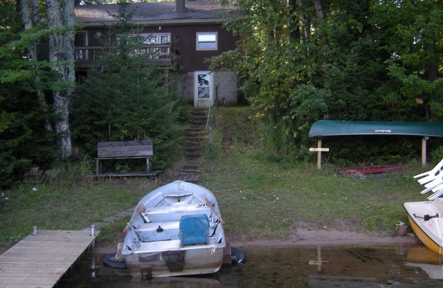 Powell Shores Lodge furnished home on private lake