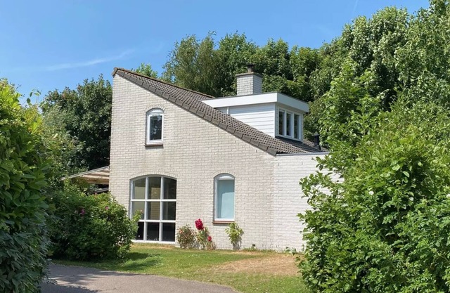 Prachtig Designhuis, Rustige Ligging, Zwembad, Speeltuin, Fietsen in de Duinen