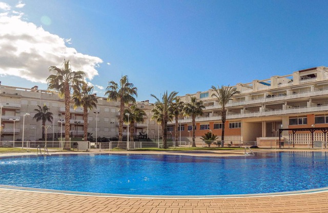 Practical apartment on the 5th floor of an apartment complex near the sea.