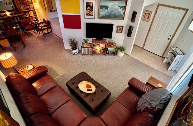 Practical Zen: 4-bedroom 5-bed 2-bath close to everything, flexible, cookies.