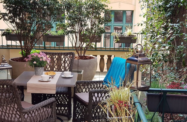 PragueOne Apartment, AC, 40-sqm private terrace in the Hearth of Praguen