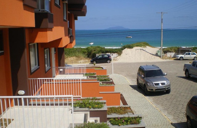 Praia de Quatro Ilhas a 50 metros do mar