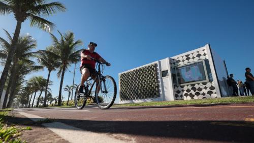 Praia Grande-SP Apto a 2 minutinhos da Praia Com Garagem