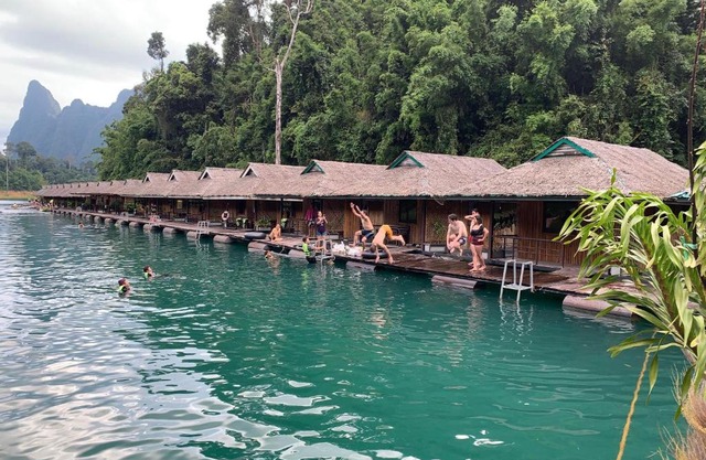 PraiwanRaftHouse แพไพรวัลย์